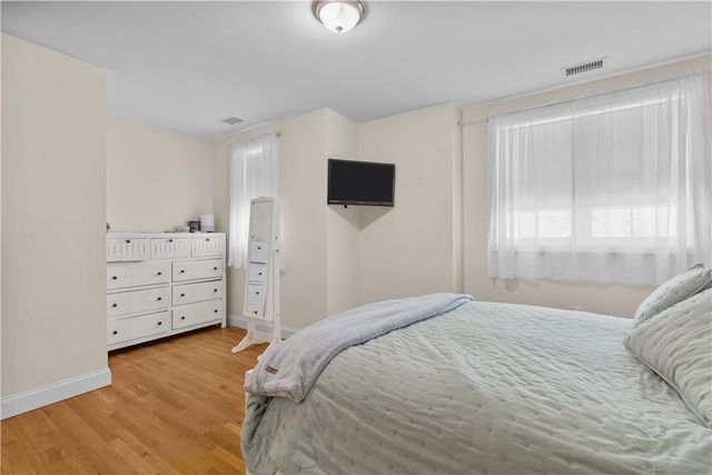 32 Seafare Lane, Portsmouth, RI 02871