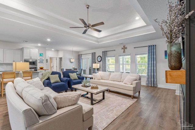 1500 Ballyhoo Dr, Gulf Breeze, FL 32563