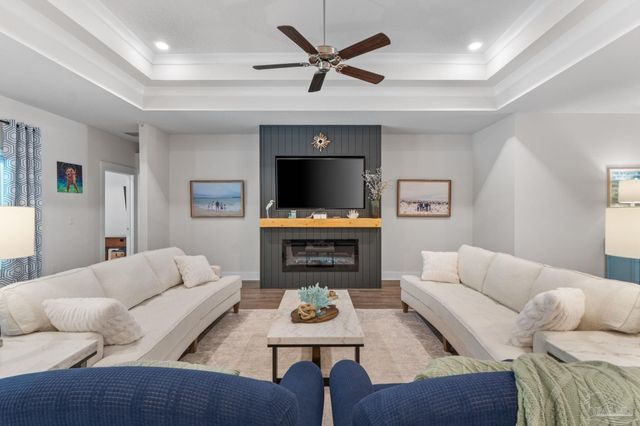 1500 Ballyhoo Dr, Gulf Breeze, FL 32563