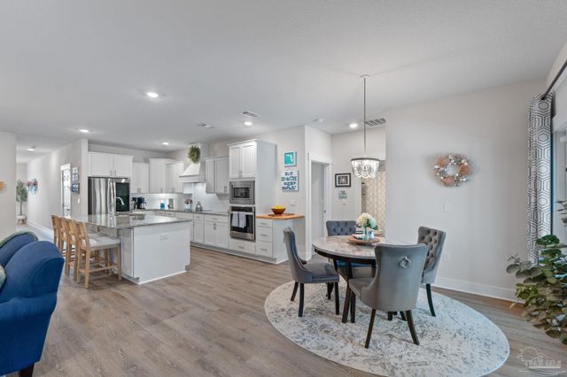 1500 Ballyhoo Dr, Gulf Breeze, FL 32563