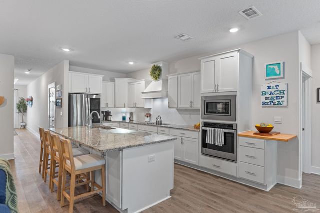 1500 Ballyhoo Dr, Gulf Breeze, FL 32563