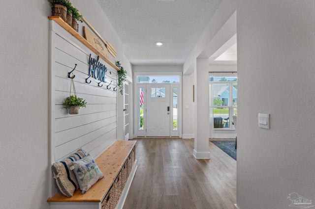 1500 Ballyhoo Dr, Gulf Breeze, FL 32563