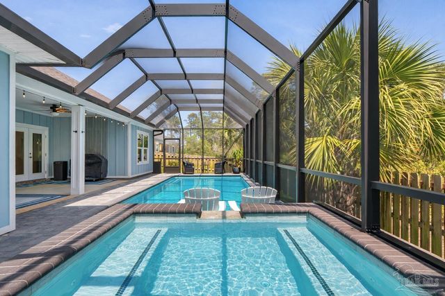 1500 Ballyhoo Dr, Gulf Breeze, FL 32563