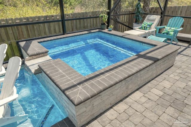 1500 Ballyhoo Dr, Gulf Breeze, FL 32563