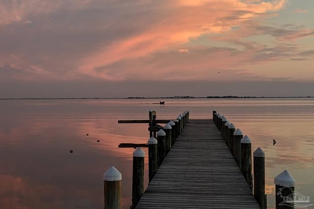 1500 Ballyhoo Dr, Gulf Breeze, FL 32563