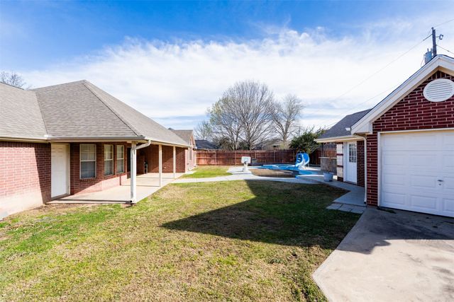 1466 Oakwood Drive, Stephenville, TX 76401