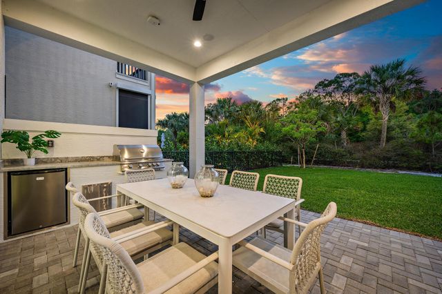 13358 Artisan Circle, Palm Beach Gardens, FL 33418