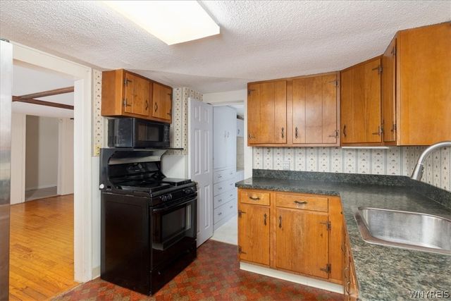 6168 Mckinley Parkway, Hamburg, NY 14075