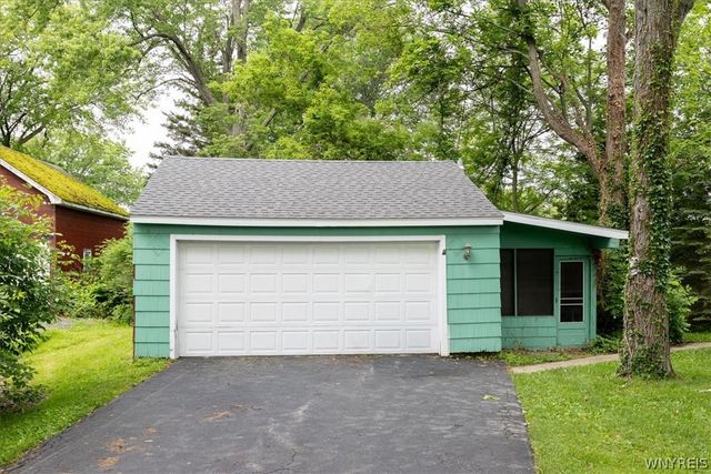 6168 Mckinley Parkway, Hamburg, NY 14075