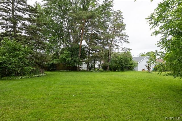 6168 Mckinley Parkway, Hamburg, NY 14075