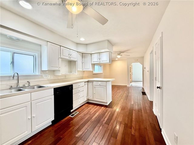 35 Ohio Avenue, Charleston, WV 25302