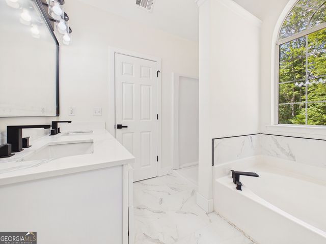 75 Lauren Overlook, Newnan, GA 30263