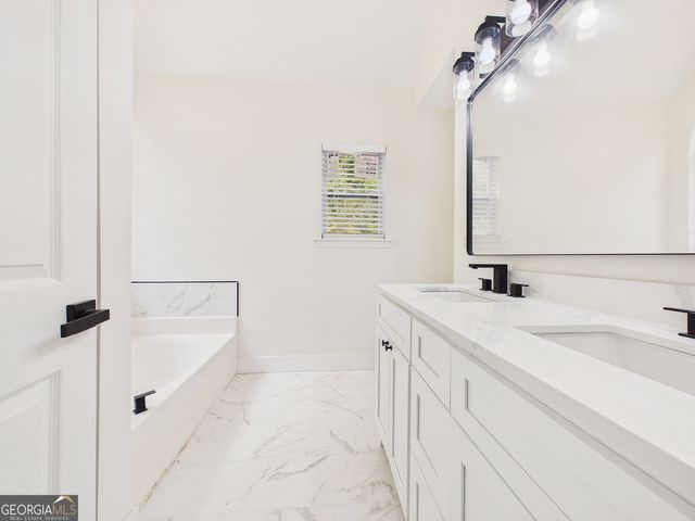 75 Lauren Overlook, Newnan, GA 30263