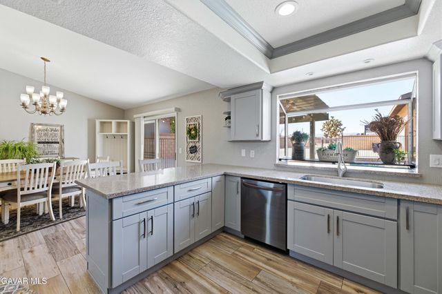 3218 W Avenue L 6, Lancaster, CA 93536