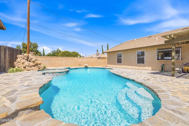 3218 W Avenue L 6, Lancaster, CA 93536
