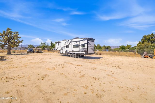 3218 W Avenue L 6, Lancaster, CA 93536