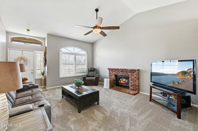 3218 W Avenue L 6, Lancaster, CA 93536