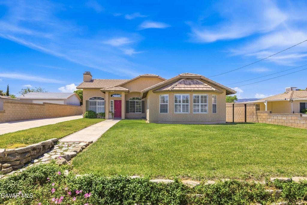 3218 W Avenue L 6, Lancaster, CA 93536