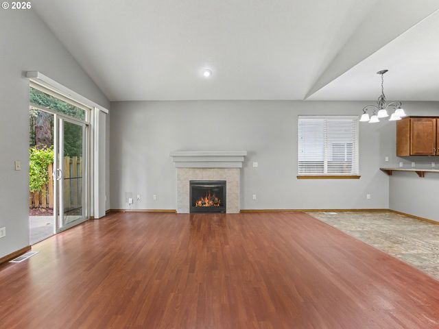 18368 MEADOW Ave, Sandy, OR 97055