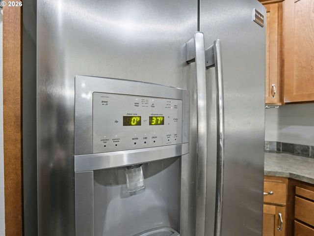 18368 MEADOW Ave, Sandy, OR 97055