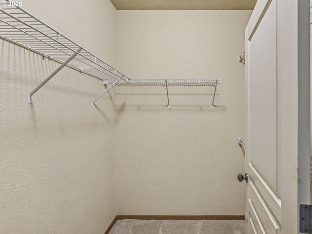 18368 MEADOW Ave, Sandy, OR 97055