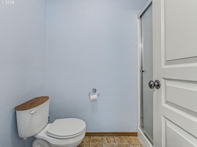 18368 MEADOW Ave, Sandy, OR 97055