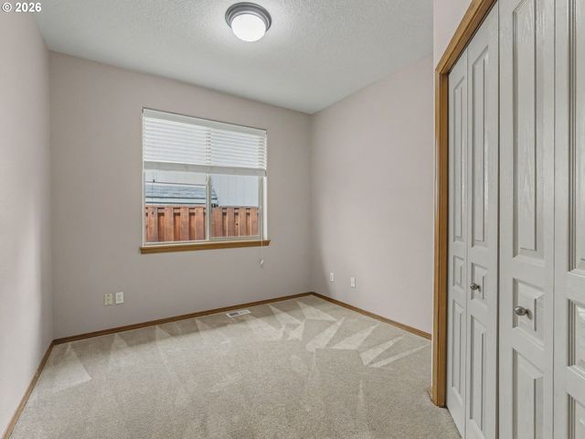 18368 MEADOW Ave, Sandy, OR 97055