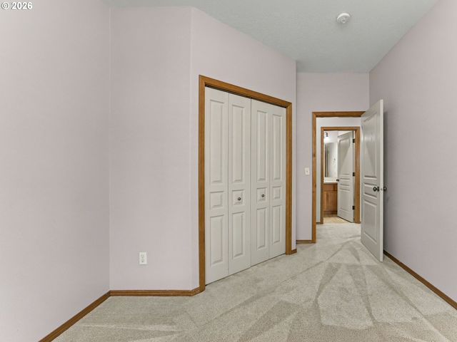 18368 MEADOW Ave, Sandy, OR 97055