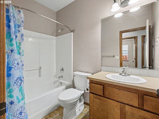 18368 MEADOW Ave, Sandy, OR 97055