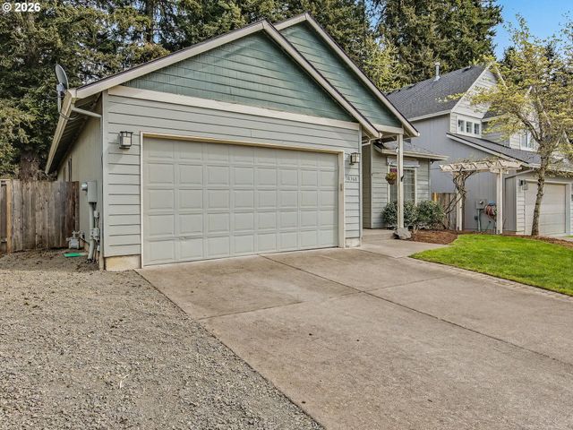 18368 MEADOW Ave, Sandy, OR 97055
