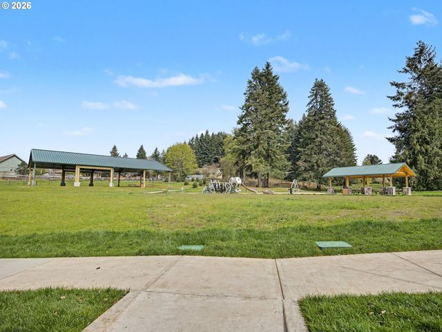 18368 MEADOW Ave, Sandy, OR 97055