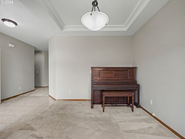 18368 MEADOW Ave, Sandy, OR 97055