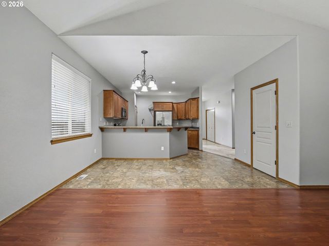 18368 MEADOW Ave, Sandy, OR 97055