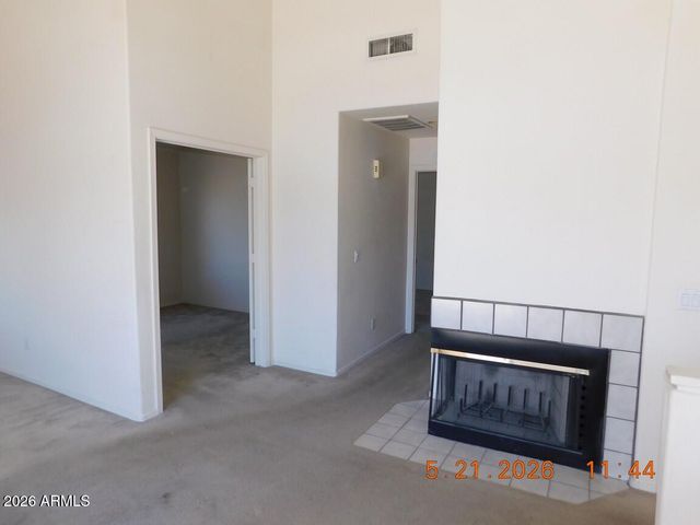 1633 E LAKESIDE Drive 122, Gilbert, AZ 85234