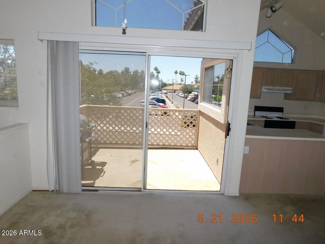 1633 E LAKESIDE Drive 122, Gilbert, AZ 85234