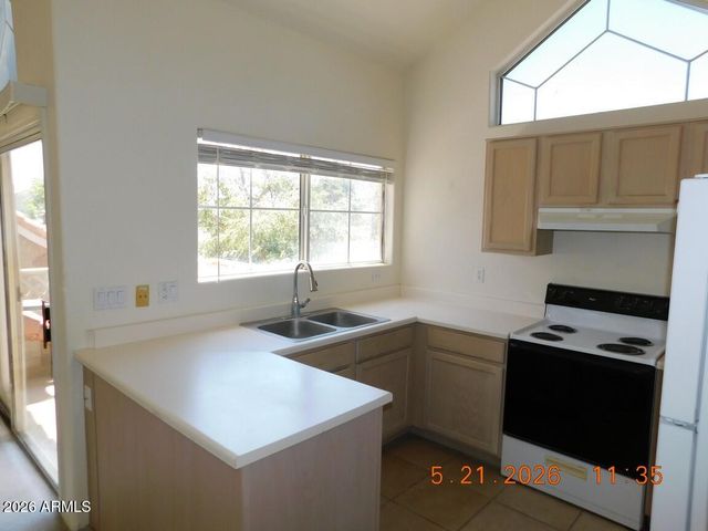 1633 E LAKESIDE Drive 122, Gilbert, AZ 85234