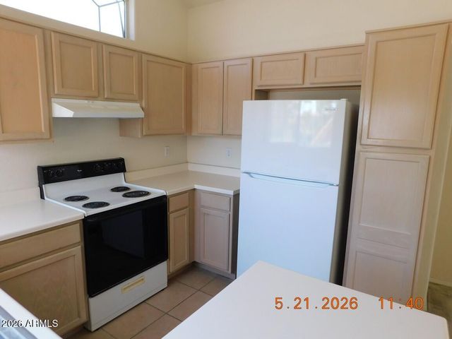 1633 E LAKESIDE Drive 122, Gilbert, AZ 85234