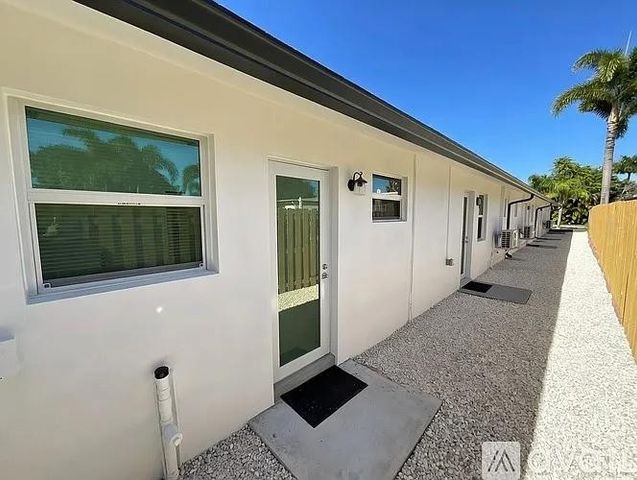 2308 NW 3rd Avenue 4, Wilton Manors, FL 33311