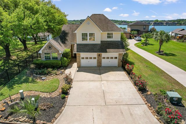 17383 Harbor Drive, Montgomery, TX 77356