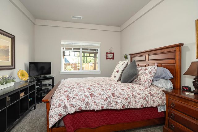 2035 Rabun Way, Central Point, OR 97502