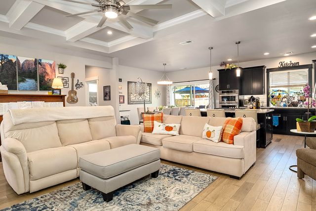 2035 Rabun Way, Central Point, OR 97502