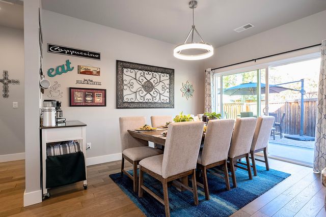 2035 Rabun Way, Central Point, OR 97502