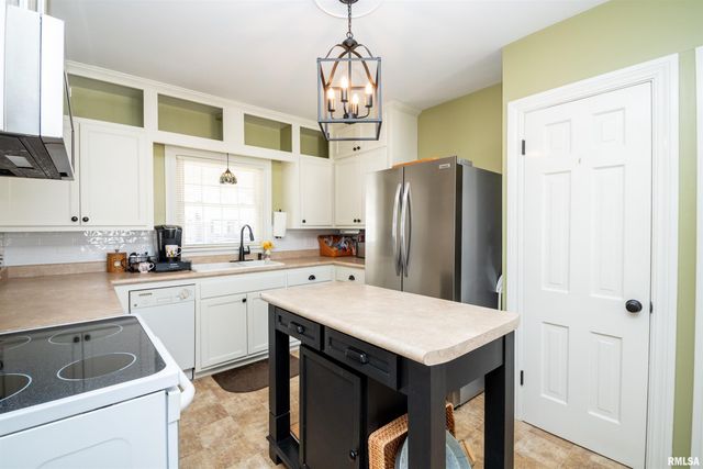 1103 W STRATFORD Drive, Peoria, IL 61614