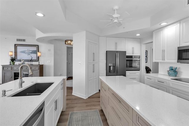 393 N POINT ROAD 401, Osprey, FL 34229