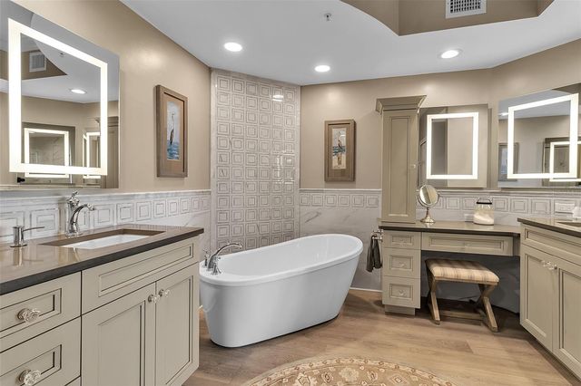 393 N POINT ROAD 401, Osprey, FL 34229