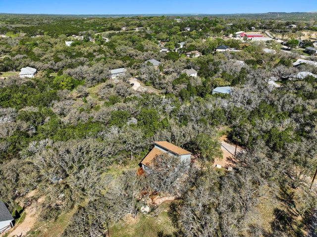 205 Shadows DR, Spicewood, TX 78669