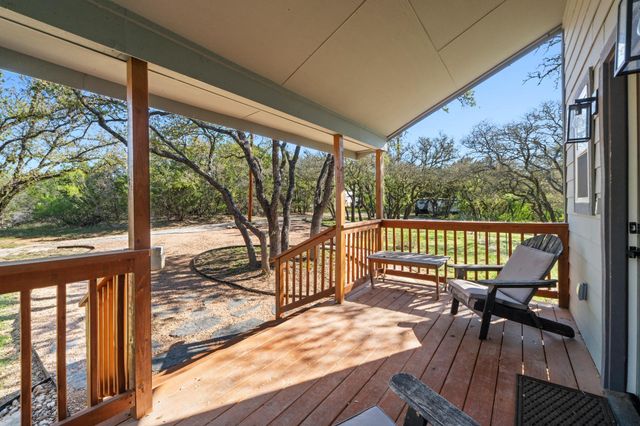 205 Shadows DR, Spicewood, TX 78669