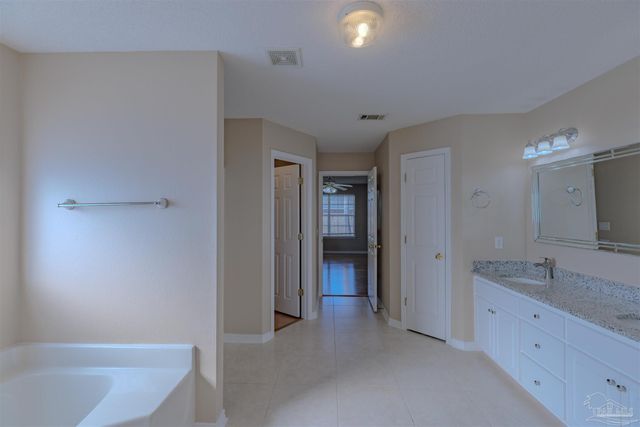 1230 Grand Ridge Cir, Gulf Breeze, FL 32563