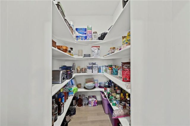 814 NW Hickory Ridge Drive, Grain Valley, MO 64029