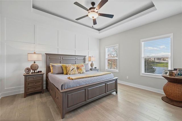 814 NW Hickory Ridge Drive, Grain Valley, MO 64029